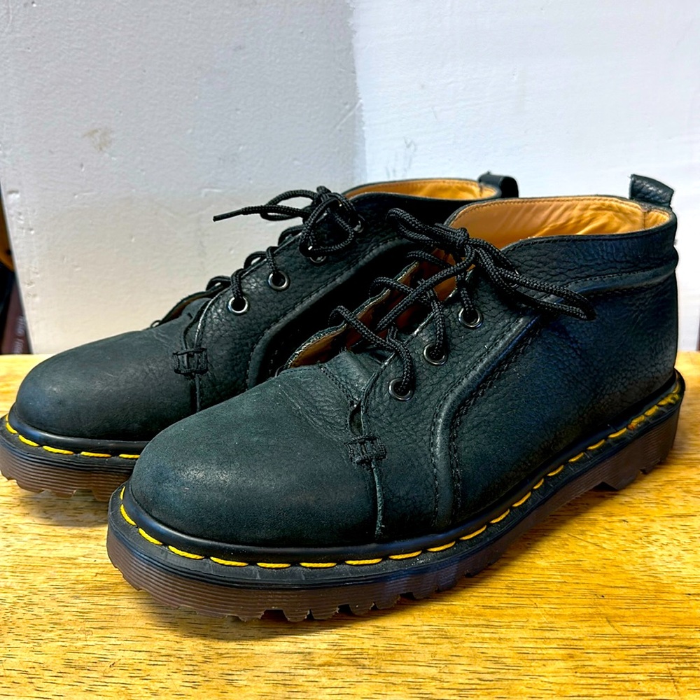 Dr Martens women’s size 6 leather shoe boots very gently used originals